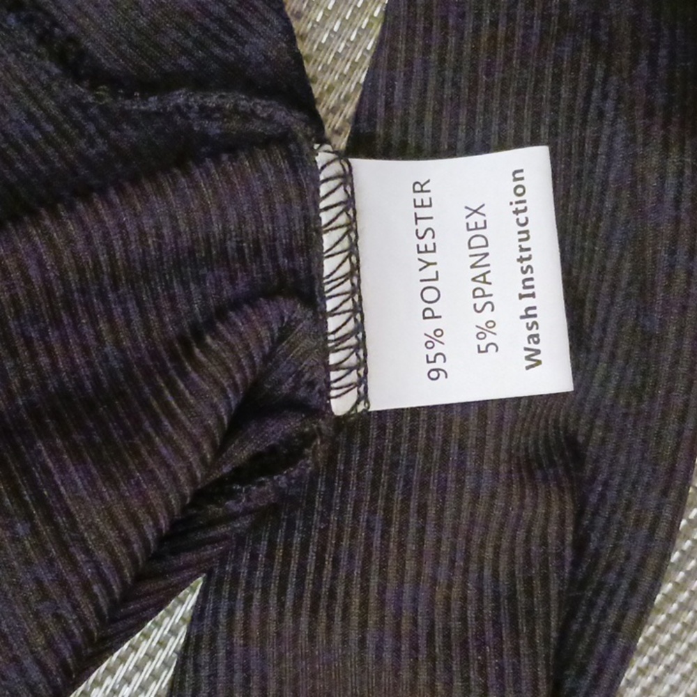Long Sleeve Ribbed Loop Top - Picture 10 of 10